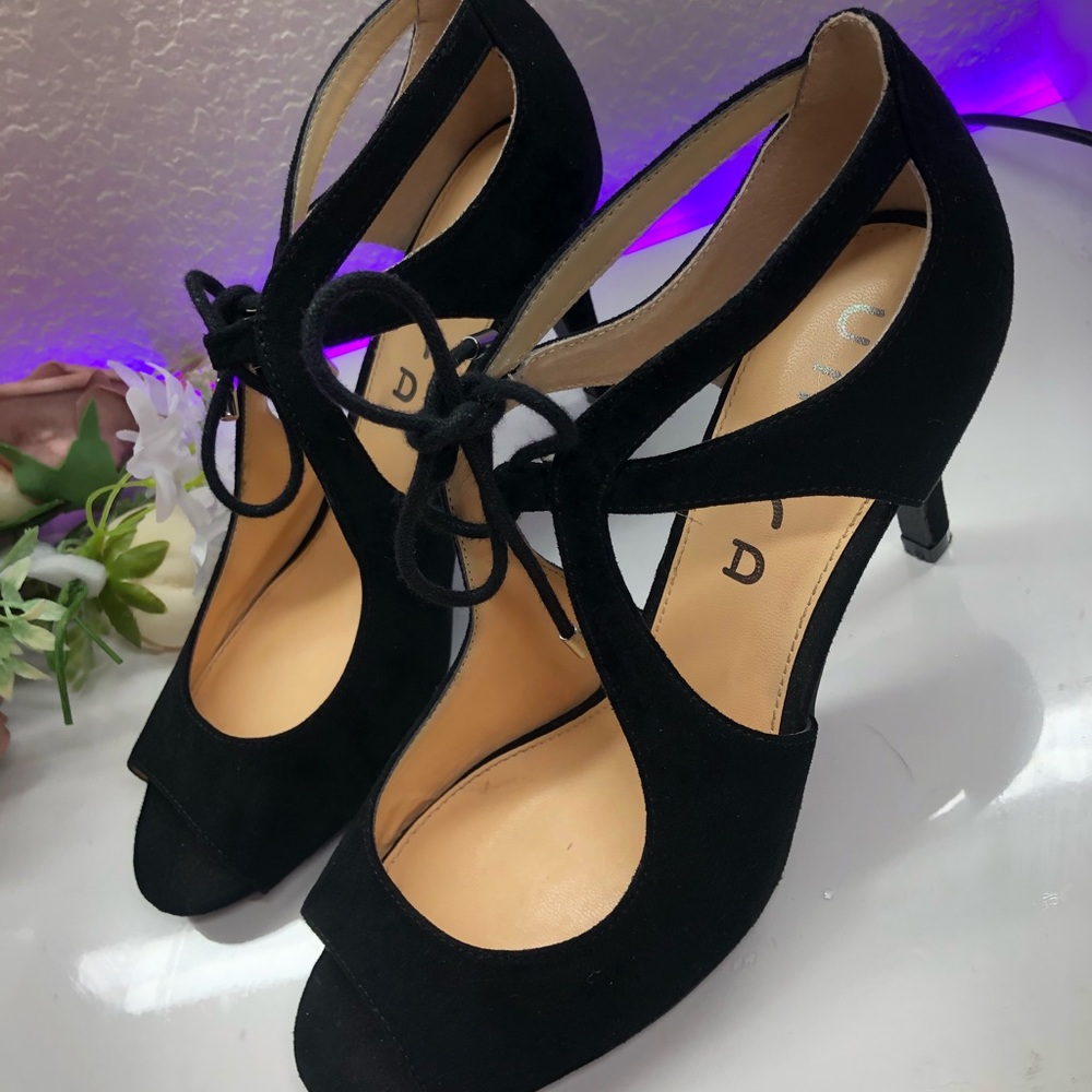 Unisa Black Heels with Tie